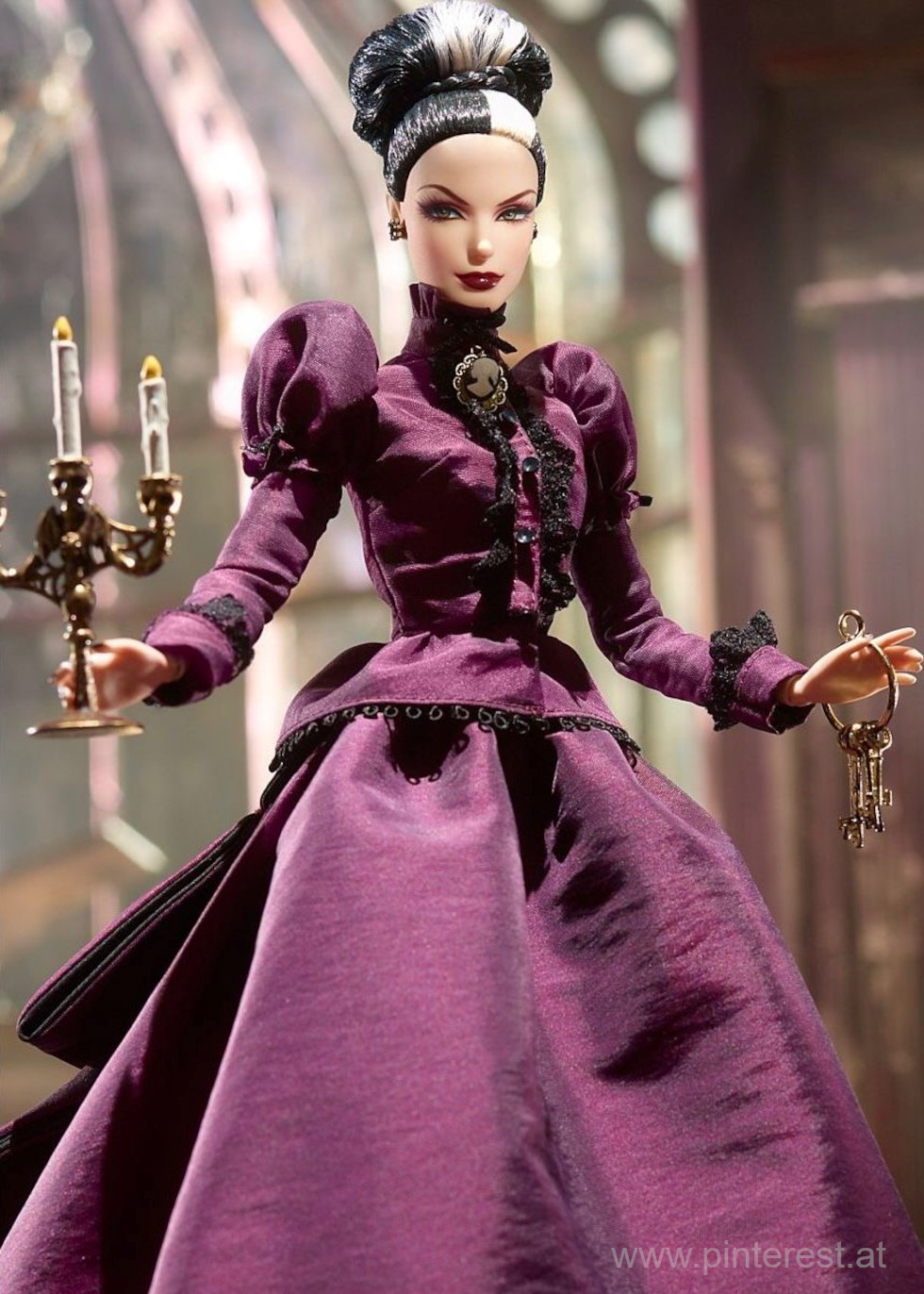 2013 Barbie Haunted Beauty Mistress