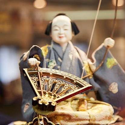 Каракури-нингё - японские
                            механические куклы
